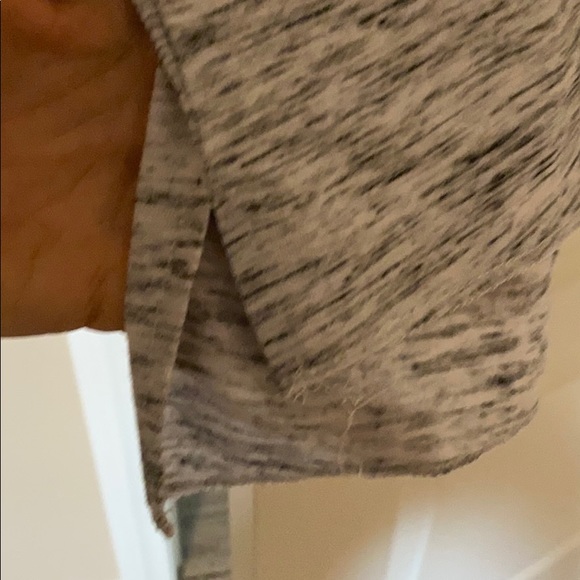 Soft gray tee with black pocket - Picture 6 of 6